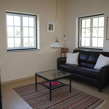 Spacious On Estate Near Dom wakacyjny Covas (Coimbra)