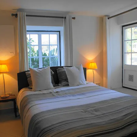 Spacious On Estate Near Dom wakacyjny *