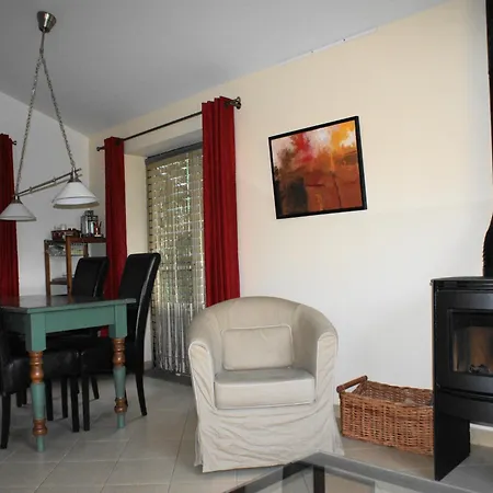 Spacious On Estate Near Feriehus Covas (Coimbra)