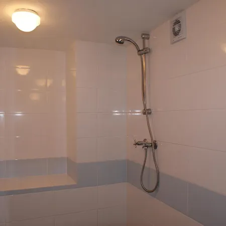 Spacious On Estate Near Covas (Coimbra)