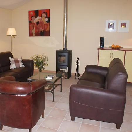 Spacious On Estate Near Feriehus Covas (Coimbra)