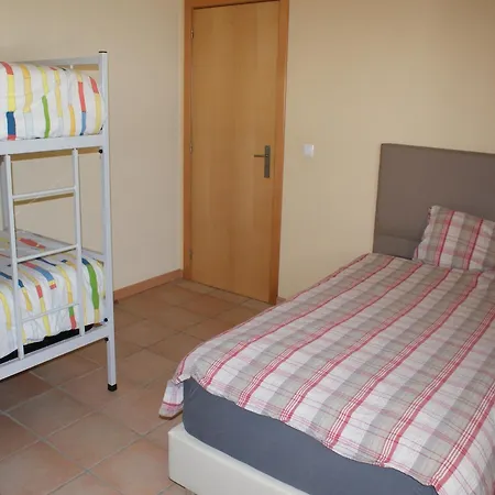 Spacious On Estate Near Covas (Coimbra)