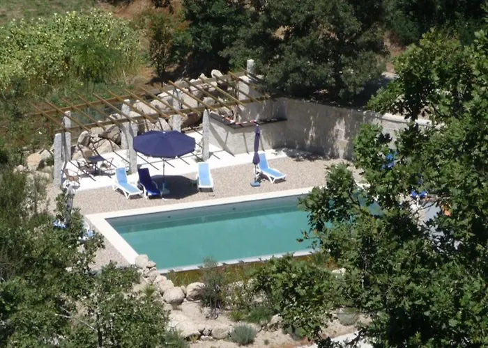 Spacious On Estate Near * Covas