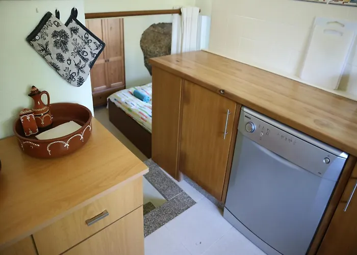 別荘 Spacious On Estate Near *