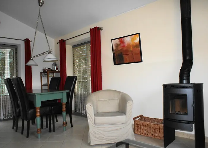 Spacious On Estate Near 別荘 Covas