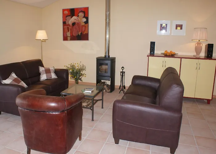 Spacious On Estate Near 別荘 Covas