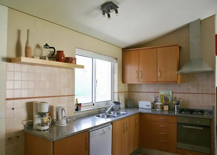 別荘 Spacious On Estate Near *